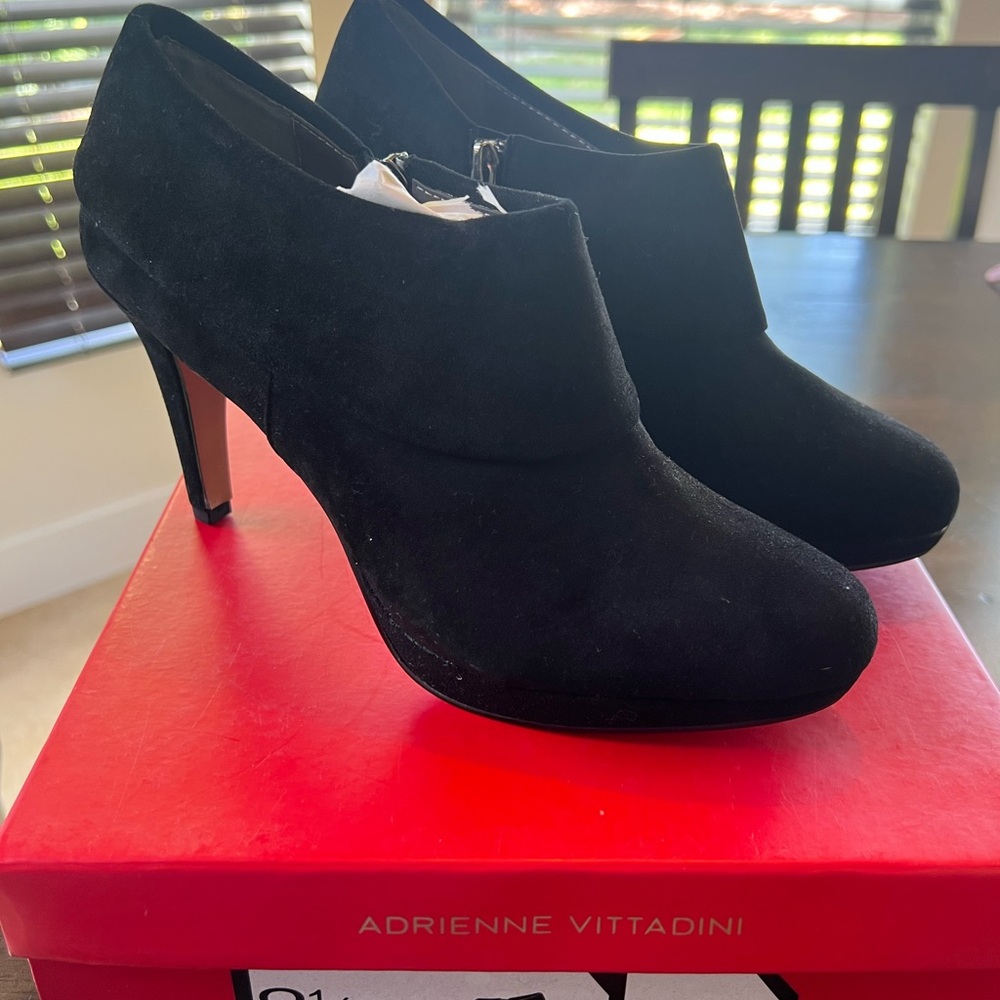 Adrienne Vittadini Black Heeled Boots Elegant Suede Finish